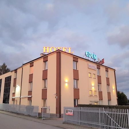 Hotel Eden 24H 热舒夫 外观 照片