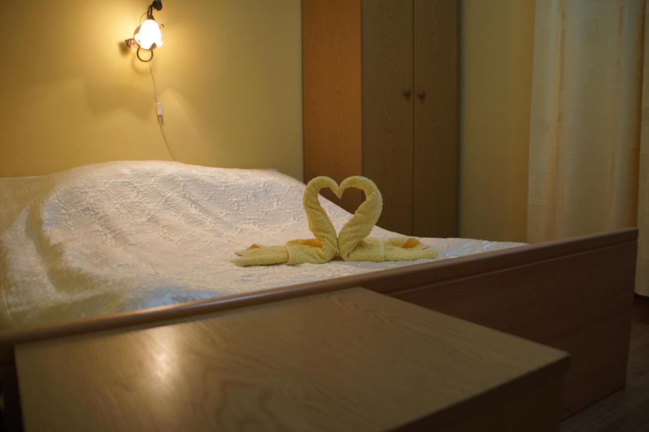 Hotel Eden 24H 热舒夫 外观 照片