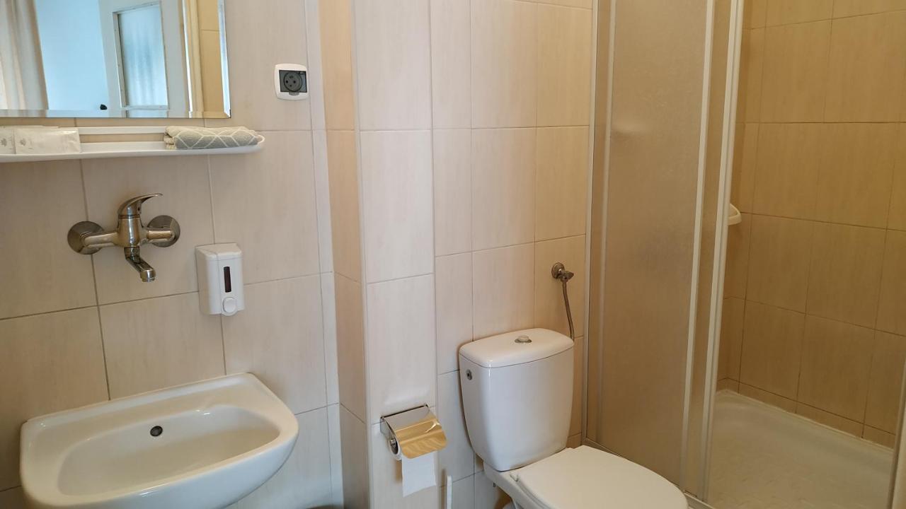 Hotel Eden 24H 热舒夫 外观 照片