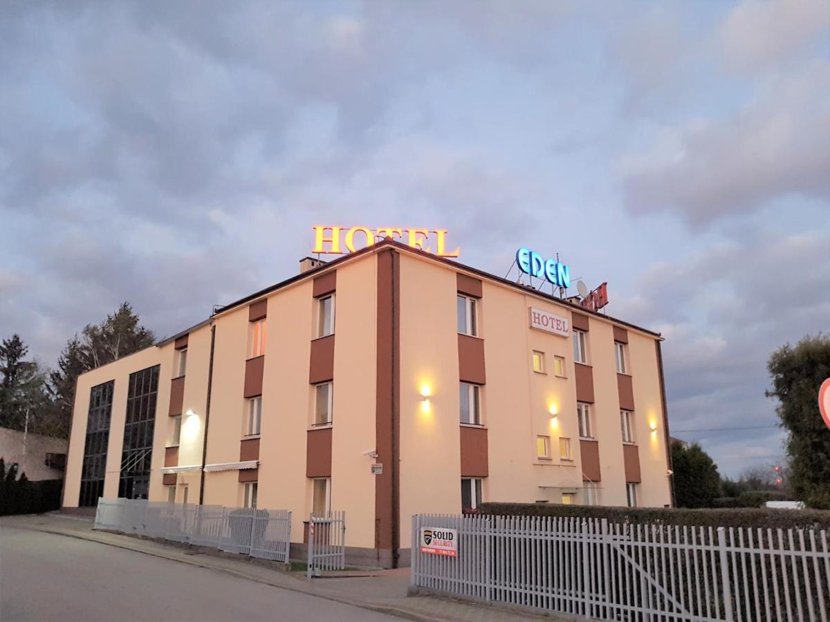 Hotel Eden 24H 热舒夫 外观 照片