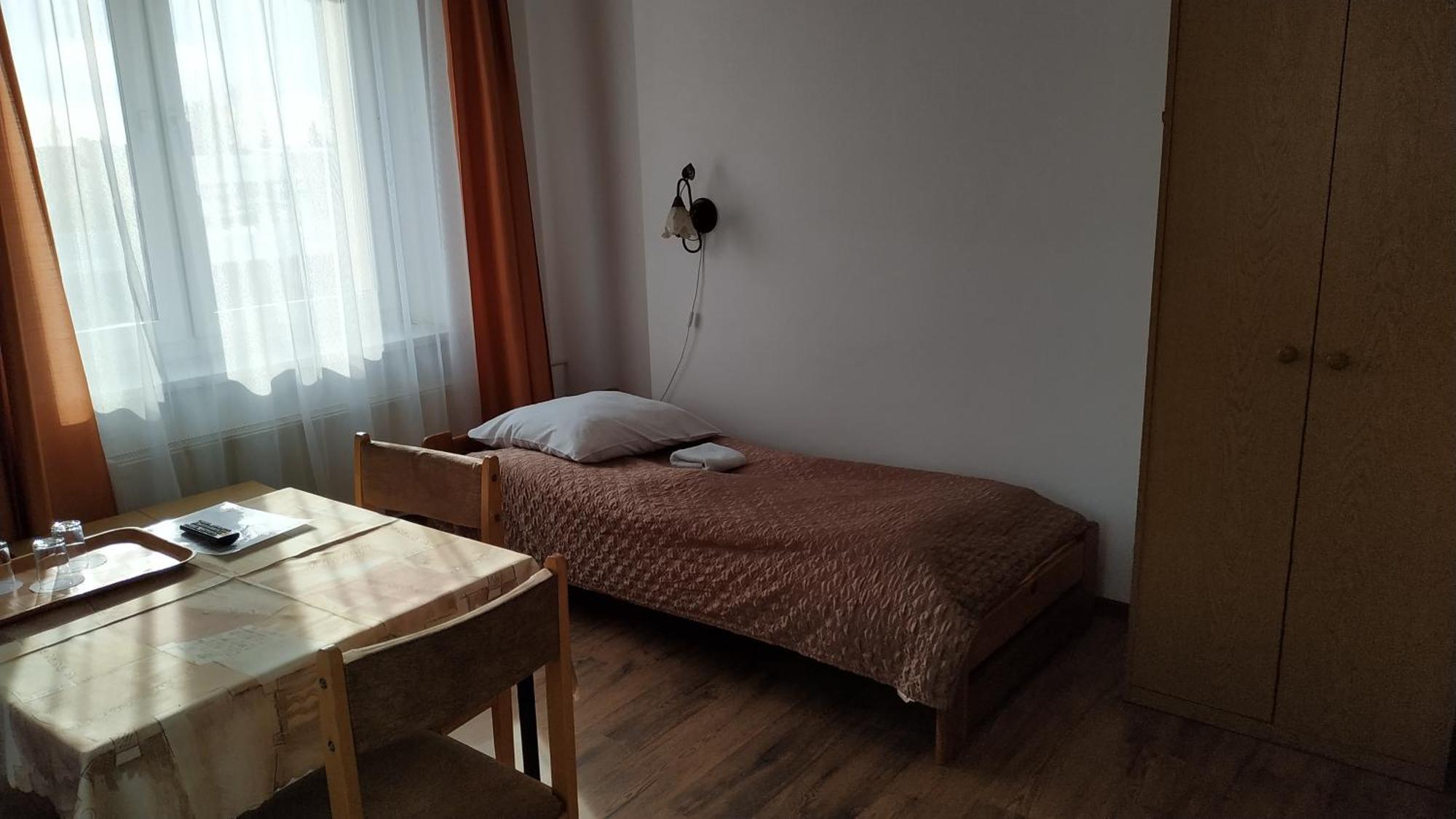 Hotel Eden 24H 热舒夫 外观 照片