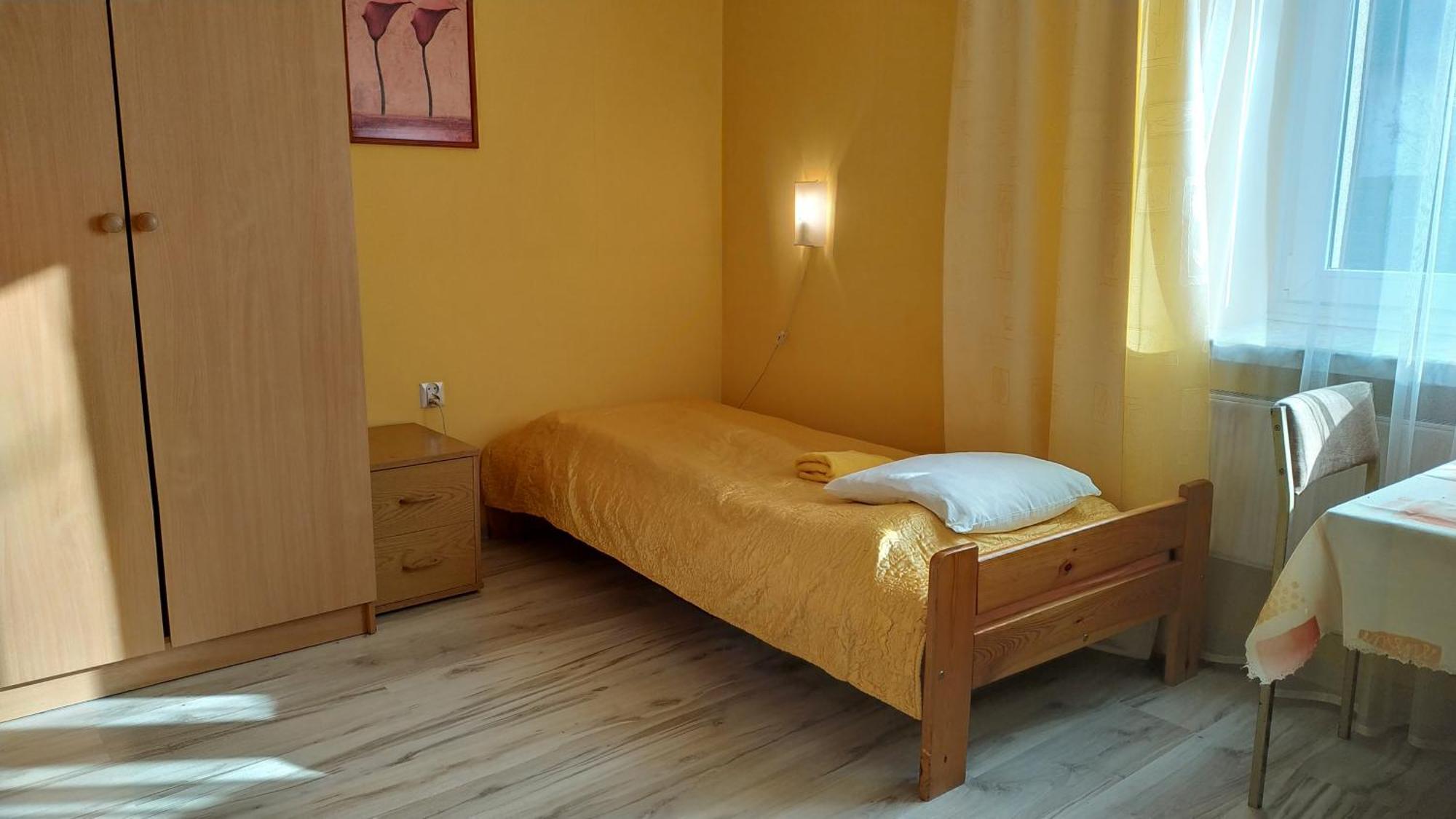 Hotel Eden 24H 热舒夫 外观 照片