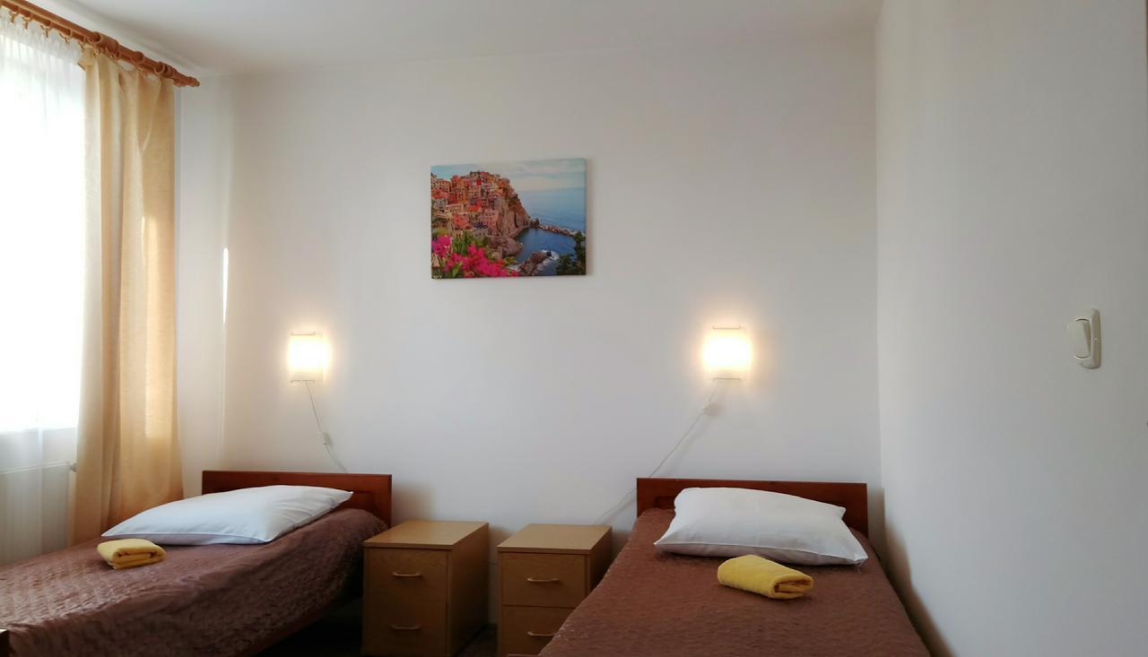 Hotel Eden 24H 热舒夫 外观 照片