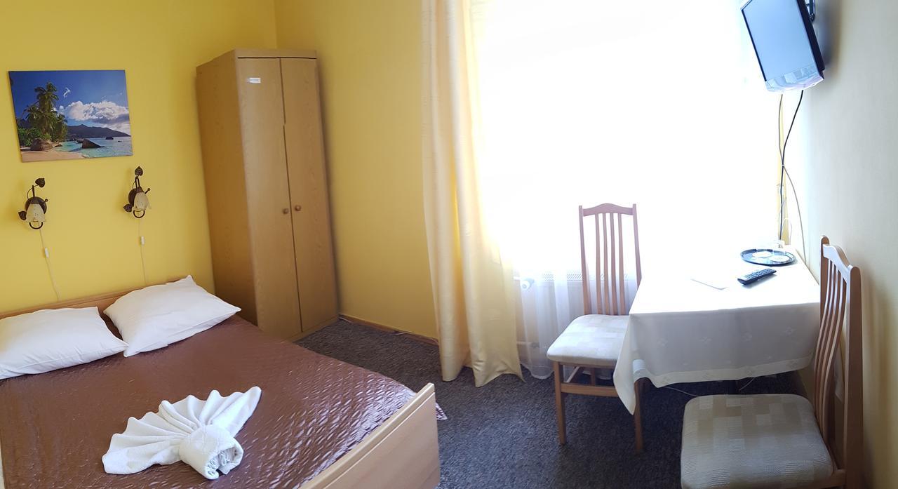 Hotel Eden 24H 热舒夫 外观 照片
